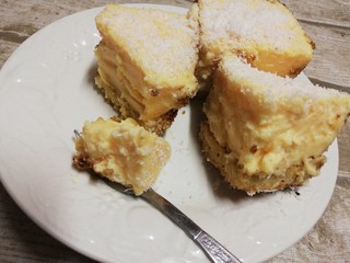 cake with cream and nuts