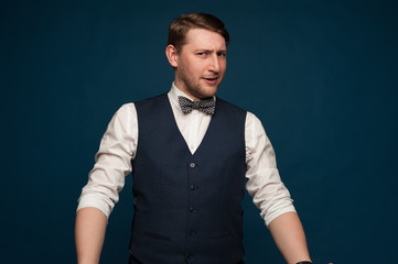 Obraz premium Positive young man in formal suit