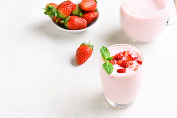 Strawberry yogurt with fresh berries