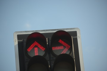 red traffic light arrow signal stop forward and turn right