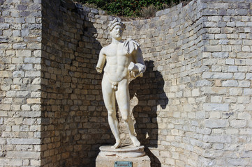 Skulptur Kaiser Hadrian in Vaison-la-Romaine