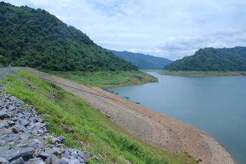 Fototapeta na wymiar View of Nakhon Nayok dam is beautiful landscape have forest.