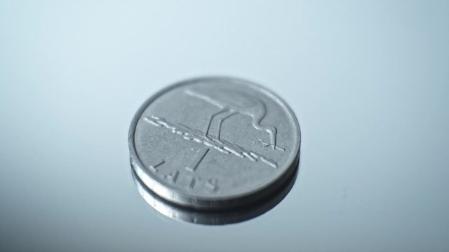 1 lats 2001 Stork Closeup Coin of the Latvian republic