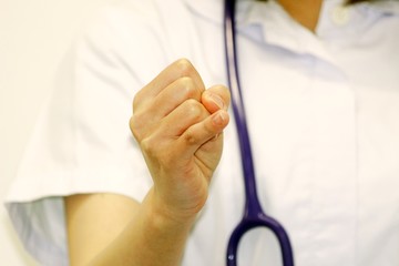 女性　手　指　約束　女医　医師　看護師