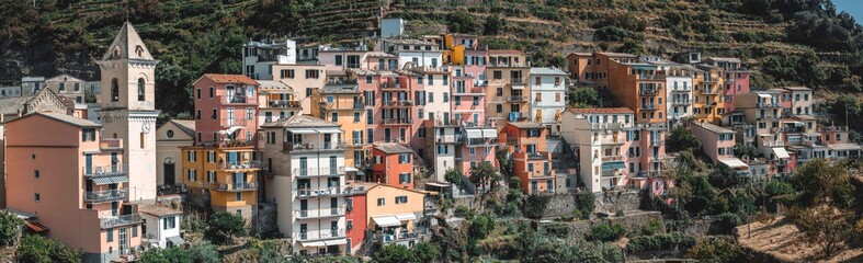 Fototapeta premium kolorowe domy cinqueterre panorama miasta