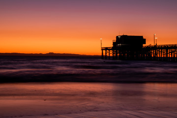 Fototapeta na wymiar Winter sunset in Newport Beach