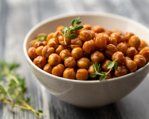 CRISPY CRUNCHY ROASTED CHICKPEAS SNACK