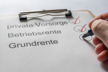 Liste mit Begriffen zum Thema Altersvorsorge und Grundrente in deutscher Sprache
