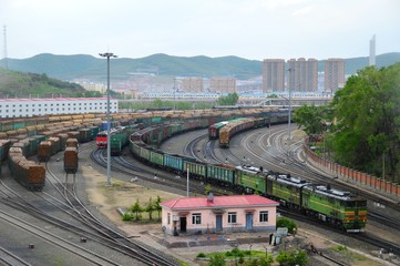 Busy rail transport on the Sino-Russian border