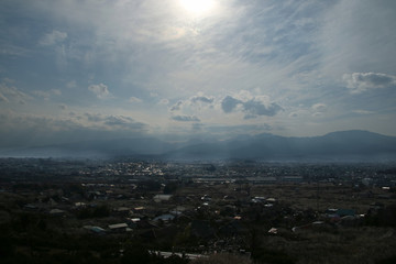 Fototapeta premium 高台から眺める小田原市の街と箱根の山