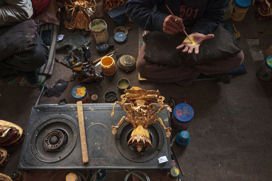 Gold Face Painting