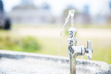 公園の蛇口　飲み水