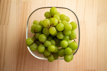 ガラスボウルの青ブドウ　Green grapes in a glass bowl 7