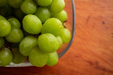ガラスボウルの青ブドウ　Green grapes in a glass bowl 3
