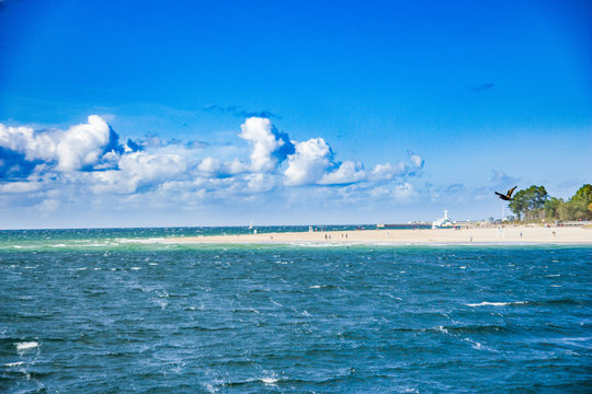 piękne morze ocean p&oacute;łwysep helski niebo i chmury 