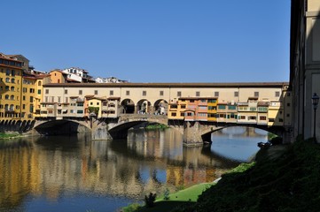 Fototapeta na wymiar ponte vecchio in florence, italy