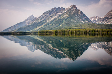 Fototapeta na wymiar mountain lake reflection