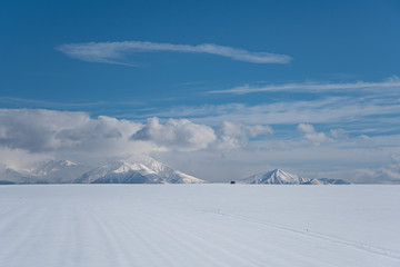 雪山のある風景