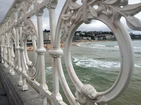baranda playa de la concha en donosti