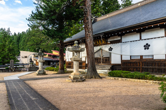 รูปภาพShiroyama เลือกดูภาพถ่ายสต็อก เวกเตอร์ และวิดีโอ197 Adobe Stock