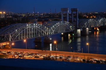 Fototapeta na wymiar Railway bridge over the Neva river.