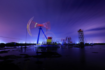 Obraz premium Oil pumping machinery and equipment at work, China