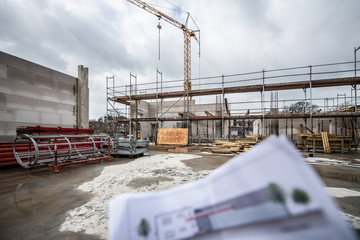 Rohbau mit Bauzeichnung