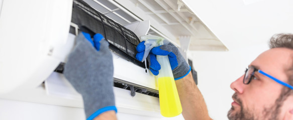 Aircondition service and maintenance, fixing AC unit and cleaning the filters.