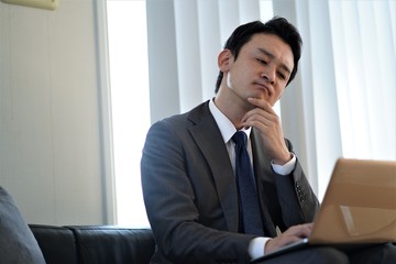 アジア人男性　一人のポートレート