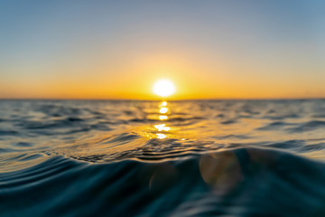 Fototapeta na wymiar Artistic Sunset Over the Hawaiian Ocean