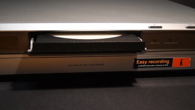 DVD player eject disc on tray