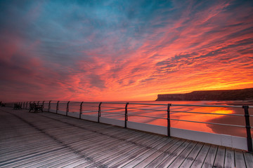 Fototapeta na wymiar Saltburn Pier Sunrise