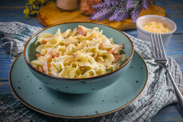 Tagliatelle mosse Carbonara