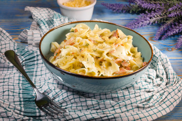Tagliatelle mosse Carbonara