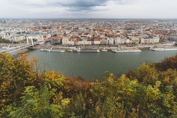 Obraz premium Front view from Buda to Pest throuth Danube river