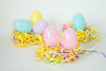 Fototapeta na wymiar Easter eggs with nest