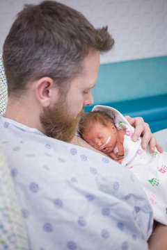 dad with nicu baby