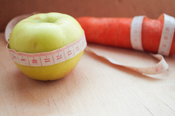 Apple and carrots. Healthy lifestyle. Lose weight by the summer. Proper nutrition. Diet. Caring for yourself and your health. Interval fasting.