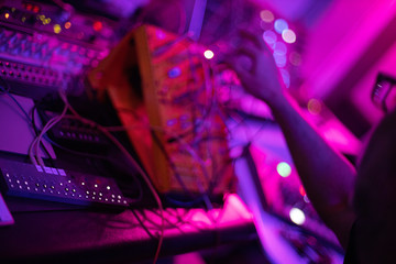 Music Production with Modular Synthesizers