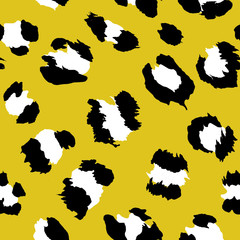 Obraz na płótnie Canvas Trendy leopard pattern design. Drawing seamless pattern. Lettering poster,wallpaper, wrapping paper, t-shirt and textile graphic design. Vector