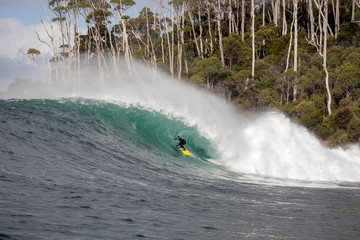 Surfer in Tasmania tackles Big Waves