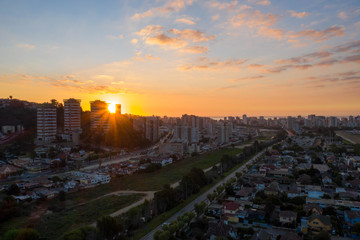 Fototapeta premium Atardecer en Viña del Mar desde el aire