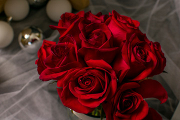 Arreglo de rosas rojas