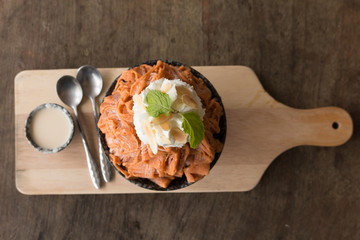 Close up  Tea Shaved Ice (bingsu)
