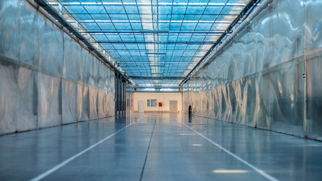 Beautiful and large-scale greenhouses.