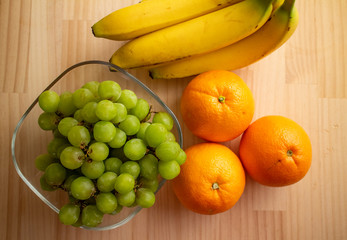 新鮮なブドウとバナナとオレンジ Fresh grapes, bananas and oranges 6