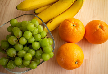 新鮮なブドウとバナナとオレンジ Fresh grapes, bananas and oranges 5