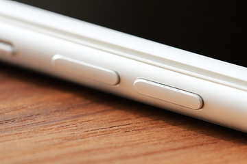 スマートフォン（iphone）の音量調整ボタン