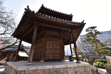 福岡の大宰府神社の池と橋