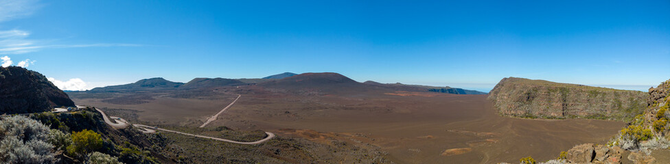 Fototapeta na wymiar Beautiful panoramic view or Reunion island volcano